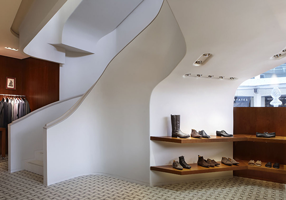 Site Web : <a href='https://www.hermes.com' target='_blank'>www.hermes.com</a>